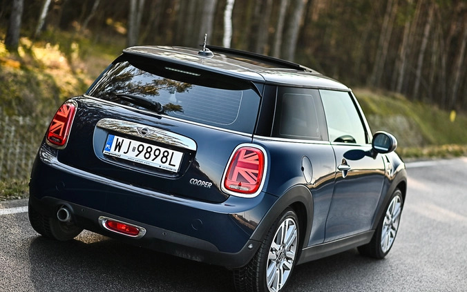 MINI Cooper cena 64900 przebieg: 163000, rok produkcji 2017 z Trzebnica małe 781